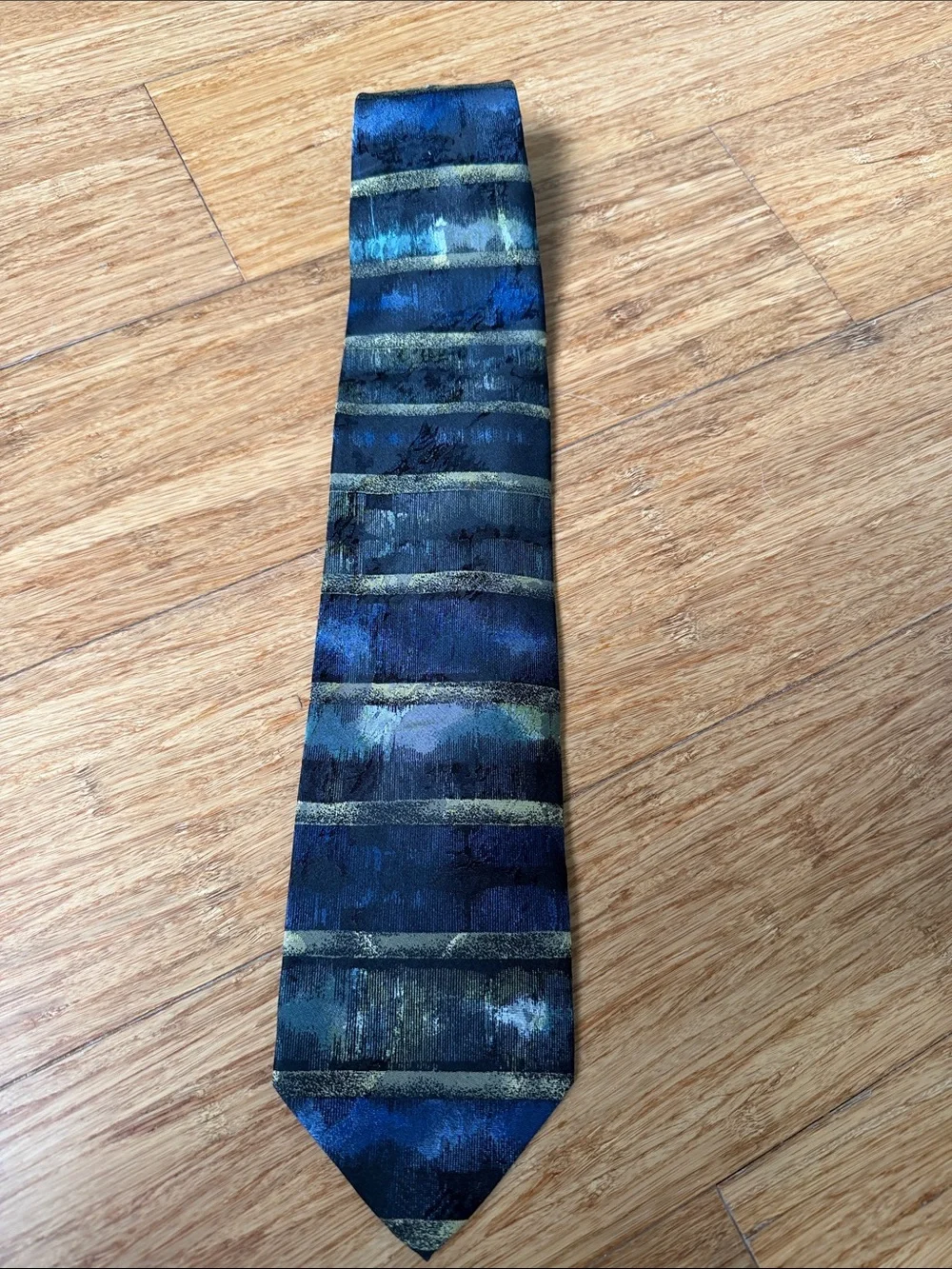 (4t) Bachrach Made in Italy 100% Silk Abstract Stripe Blue Black Art Tie